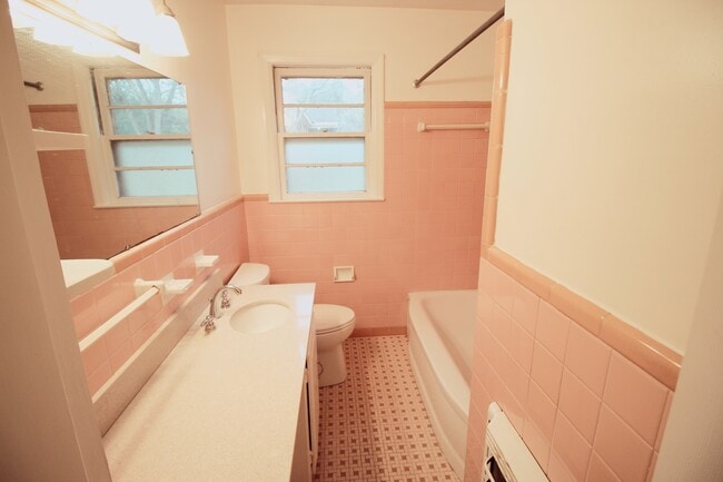 Building Photo - 3739 Honeysuckle Ct