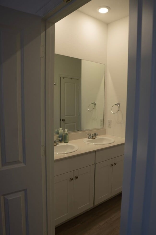 Building Photo - 3305 Kaufman Ct