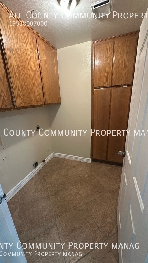Building Photo - 16285 Capella St