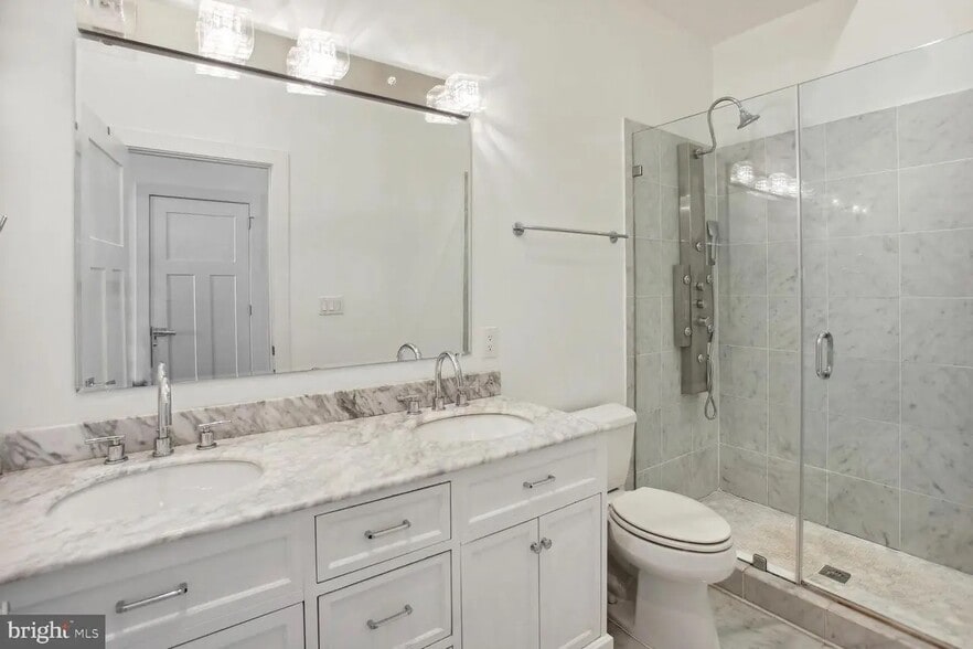 Building Photo - 1230 Fairmont St NW