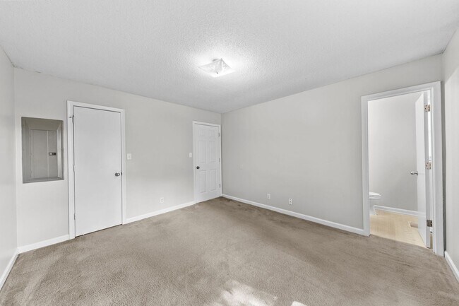 Building Photo - 133 E Street Clarksville, TN 37042