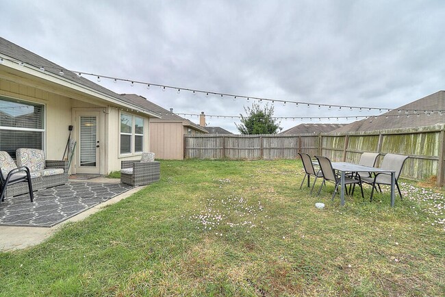 Building Photo - 3033 Alta Gigonella St