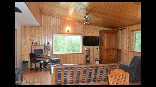 Building Photo - 3BR/3BA Home on 1.9 Acres – Mountain Views...