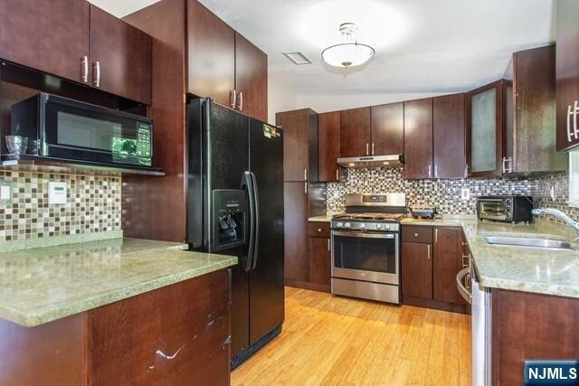 Building Photo - 19 Southwynde Dr