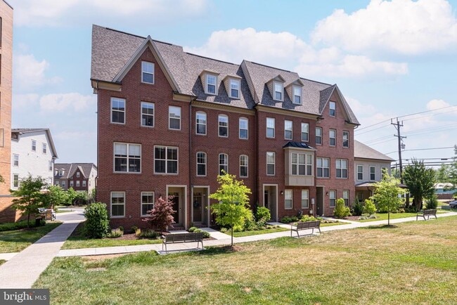 Building Photo - 15948 Chieftain Ave