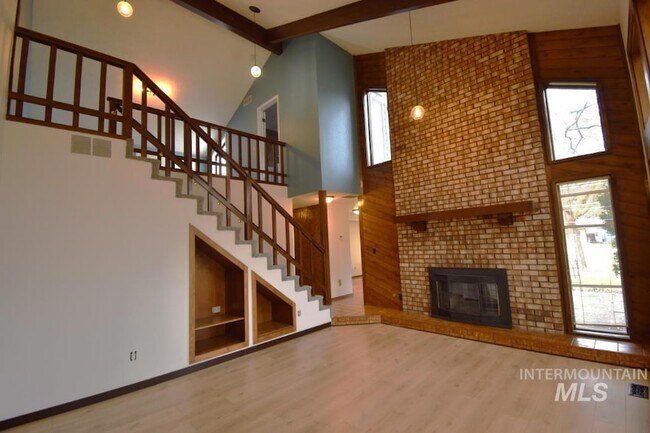 Building Photo - 7344 Modoc St