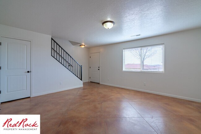 Building Photo - 2801 E 450 N
