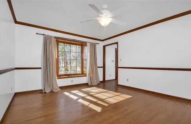 Building Photo - 225 Woodglen Dr