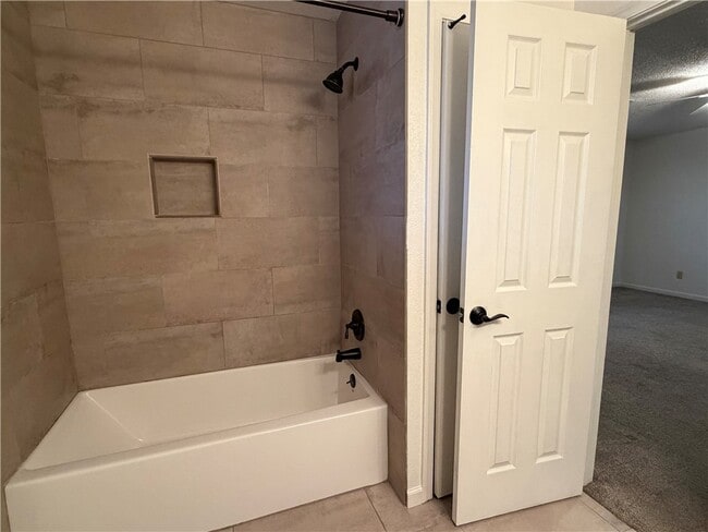 Building Photo - 883 Los Flores St