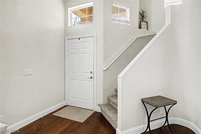 Building Photo - 2025 Shining Feather Ln