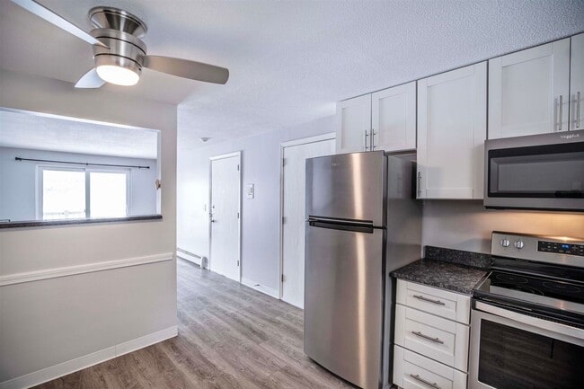 Building Photo - 205 Main St.