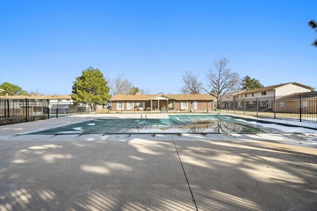 Building Photo - 3BR Townhome in Aurora | Private Yard, Covered Parking & Community Pool