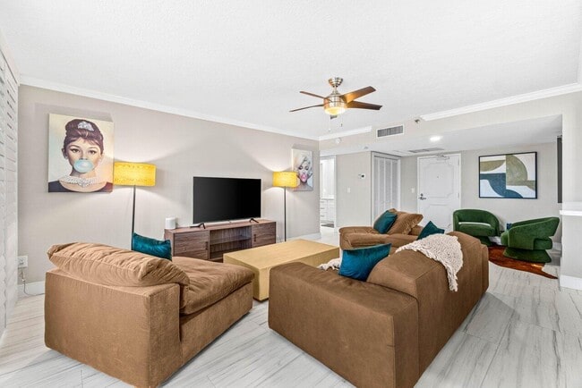 Building Photo - 899 Jeffery St