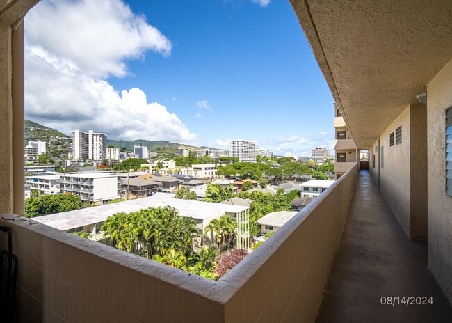 Building Photo - $2300  1 bd 2 ba 1 pkg -1447 Kewalo #705
