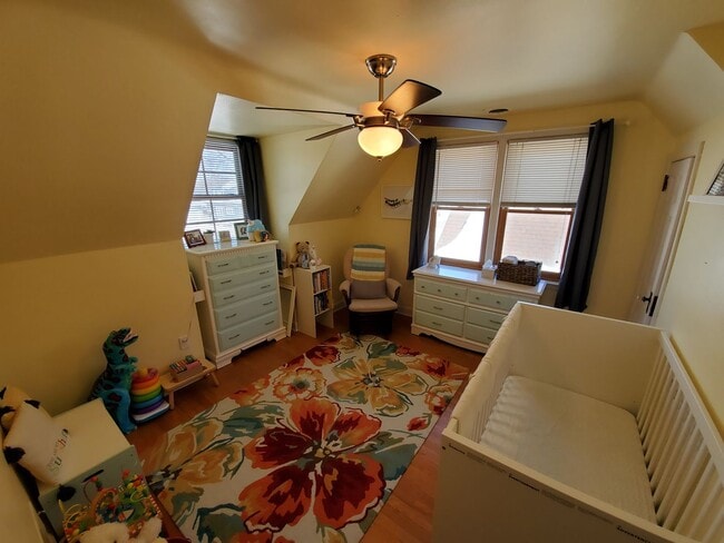 Building Photo - Cute 2 bedroom cape cod