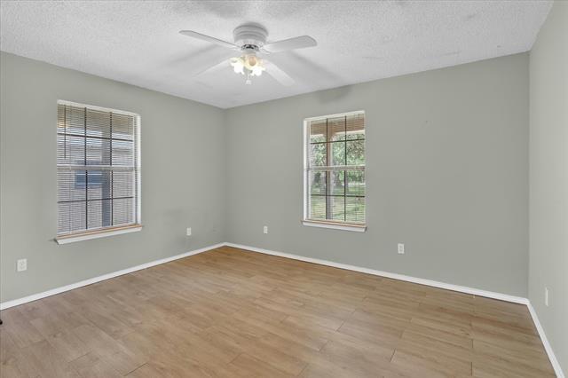 Building Photo - 9400 Live Oak Ln