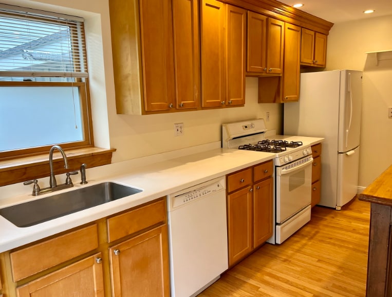 Building Photo - 46 Auburndale Ave