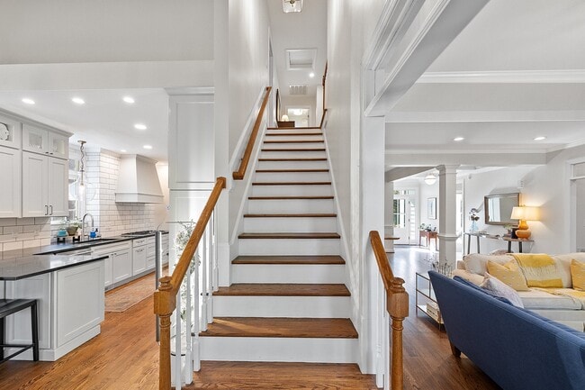 Building Photo - 105 Silverado Trail