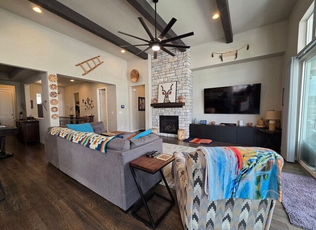 Building Photo - 5 Bed 4 Bath Home In Flying Horse North!!