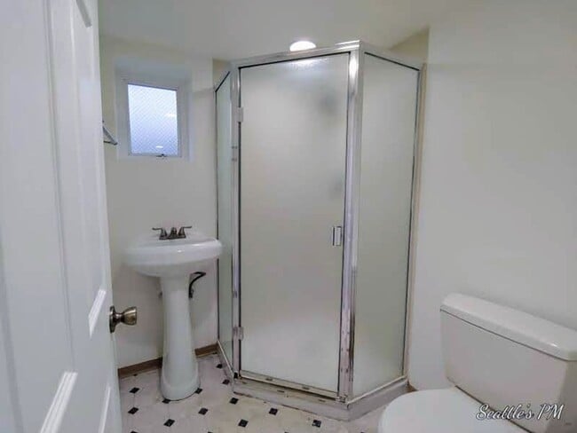 Building Photo - Updated Charming 4 Bedroom-2 Bathroom Home...