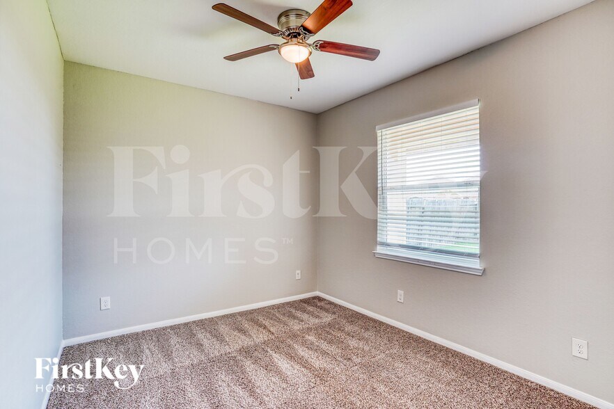 Building Photo - 4810 Bay Vista Dr