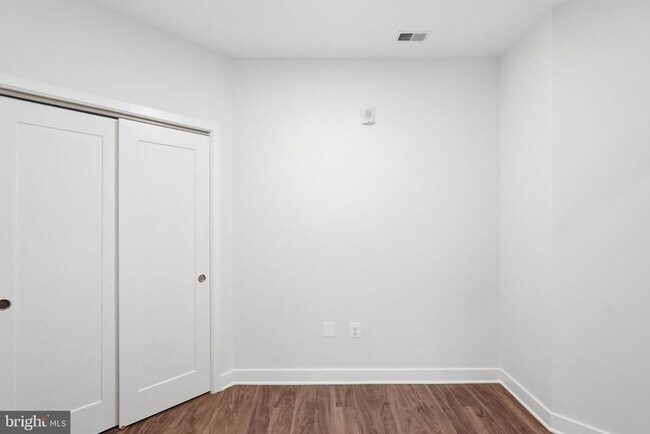Building Photo - 989 S Buchanan St