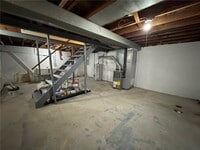 Building Photo - 16 Summit St