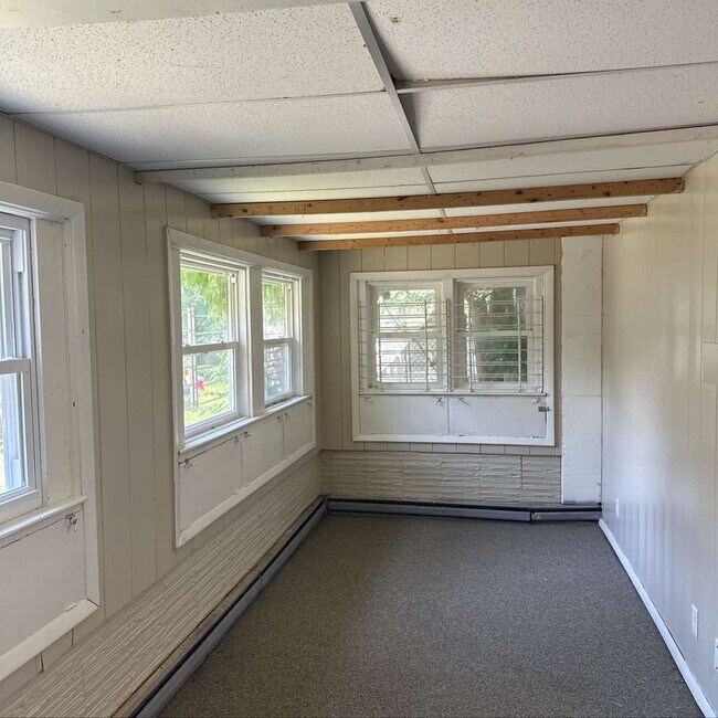 Building Photo - 5817 N Teutonia Ave