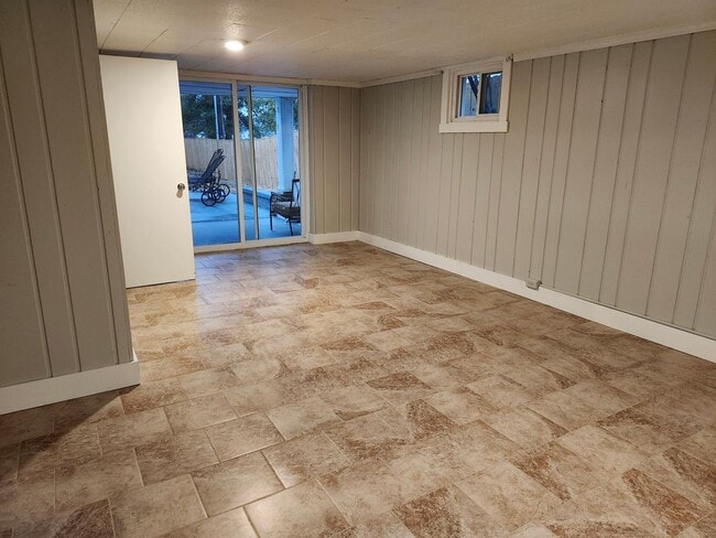 Building Photo - SHORT TERM Single Family 5 BR House in Harrisonburg Available NOW