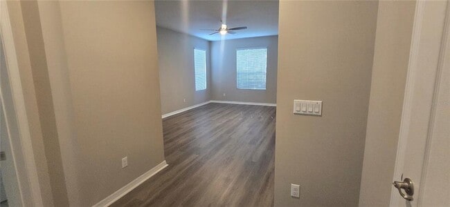 Building Photo - 7564 Bishop Square Dr