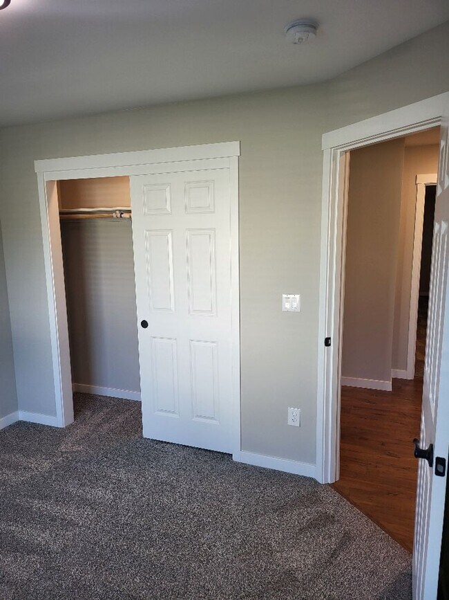 Building Photo - STATUS: AVAILABLE  | $2100.00 a month + $1...