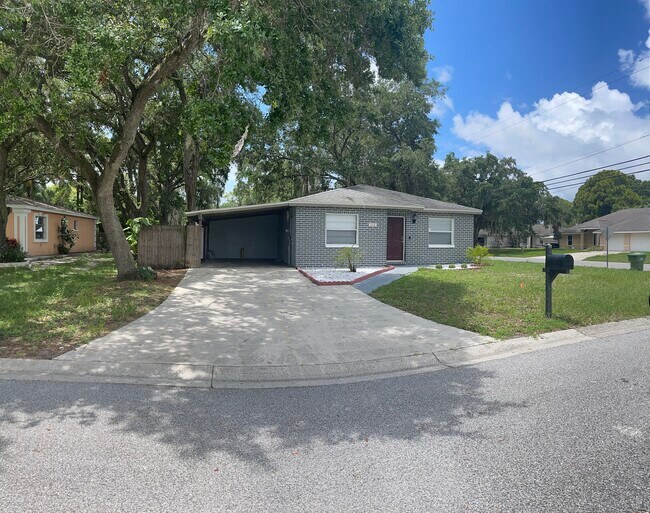 Building Photo - 302 Bailey Ln