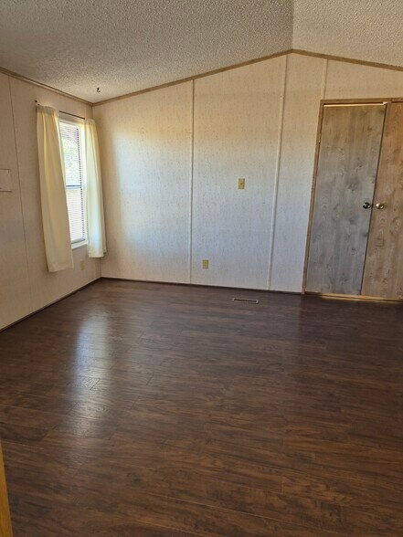 Building Photo - 4413 E Glisch Rd