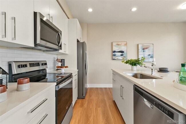 Building Photo - 521 S Main St