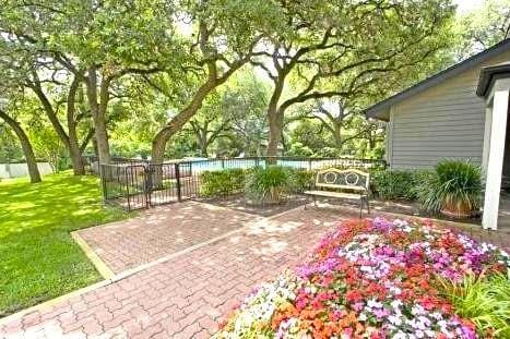 Primary Photo - 12166 Metric Blvd