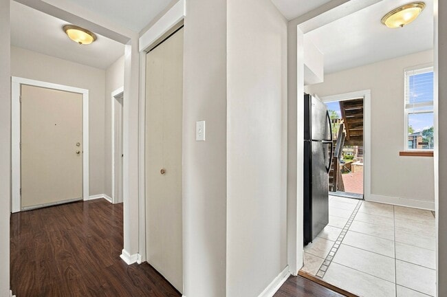 Building Photo - 7443 S Paxton Ave