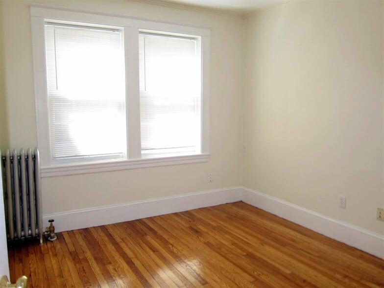 Building Photo - 163 Summer St