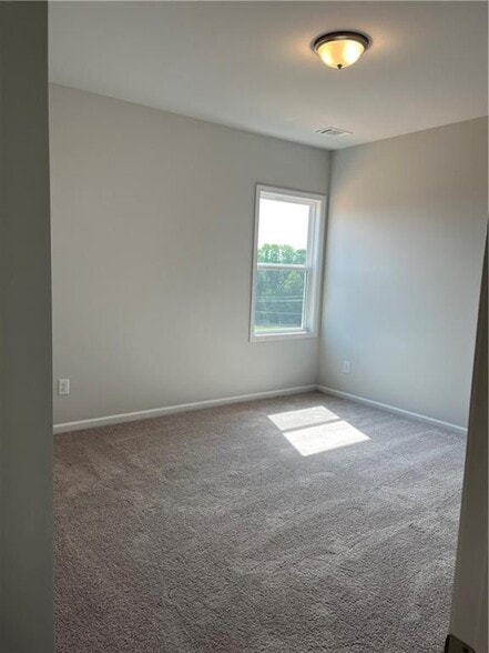 Building Photo - 5248 Fox Den Rd