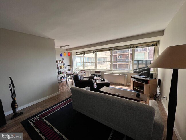 Building Photo - 1806-18 Rittenhouse Square