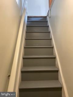 Building Photo - 68 Barnt Ave