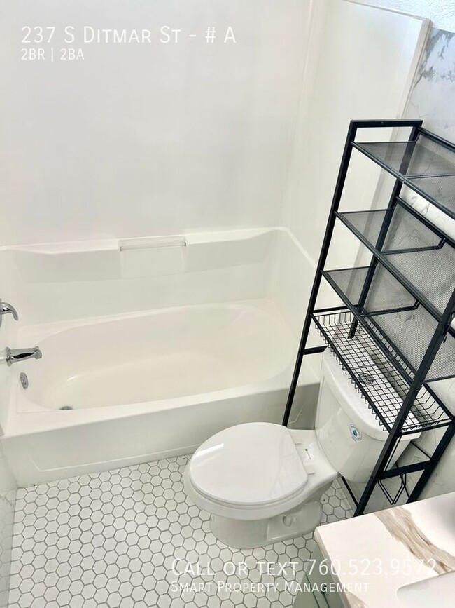 Building Photo - 237 S Ditmar St