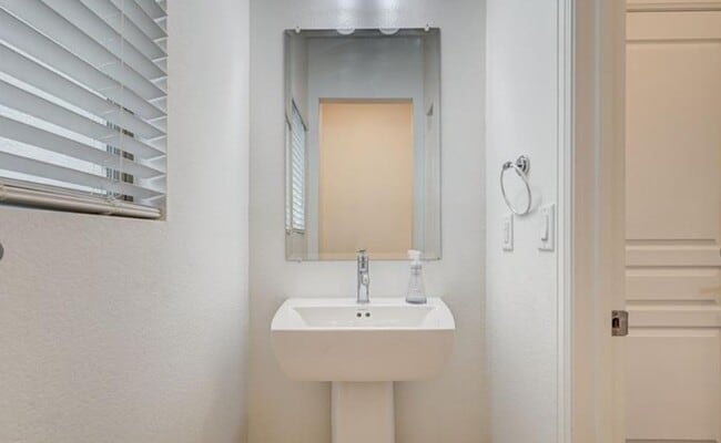 Building Photo - 8056 Haywood Estate Ave