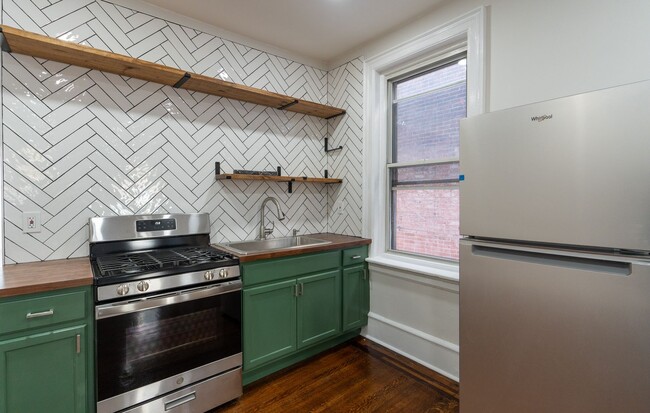 Building Photo - 5003 Pine St