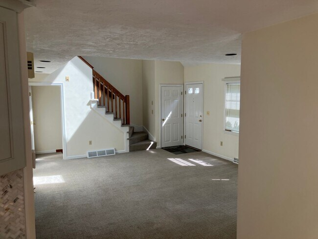 Building Photo - Spacious 2 Bed/2 Bath Corner Unit in Easton!