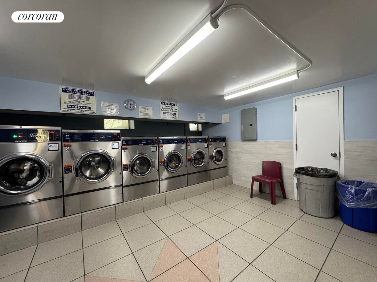 Building Photo - 70-39A Park Dr E