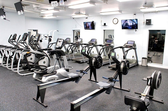 Building Photo - 2101 Lucaya Bend