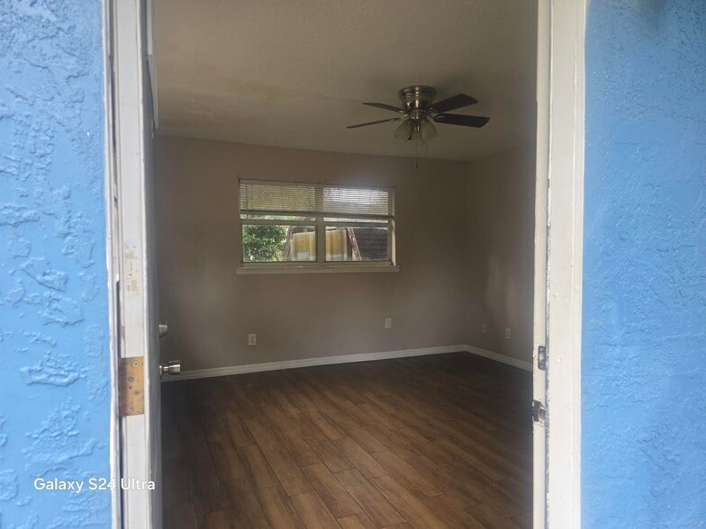 Building Photo - 3109 Rex Ave