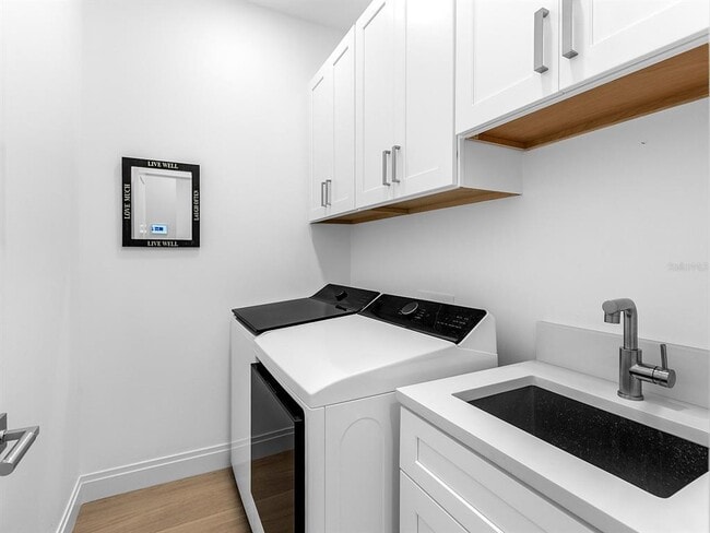 Building Photo - 4022 Penshurst Park