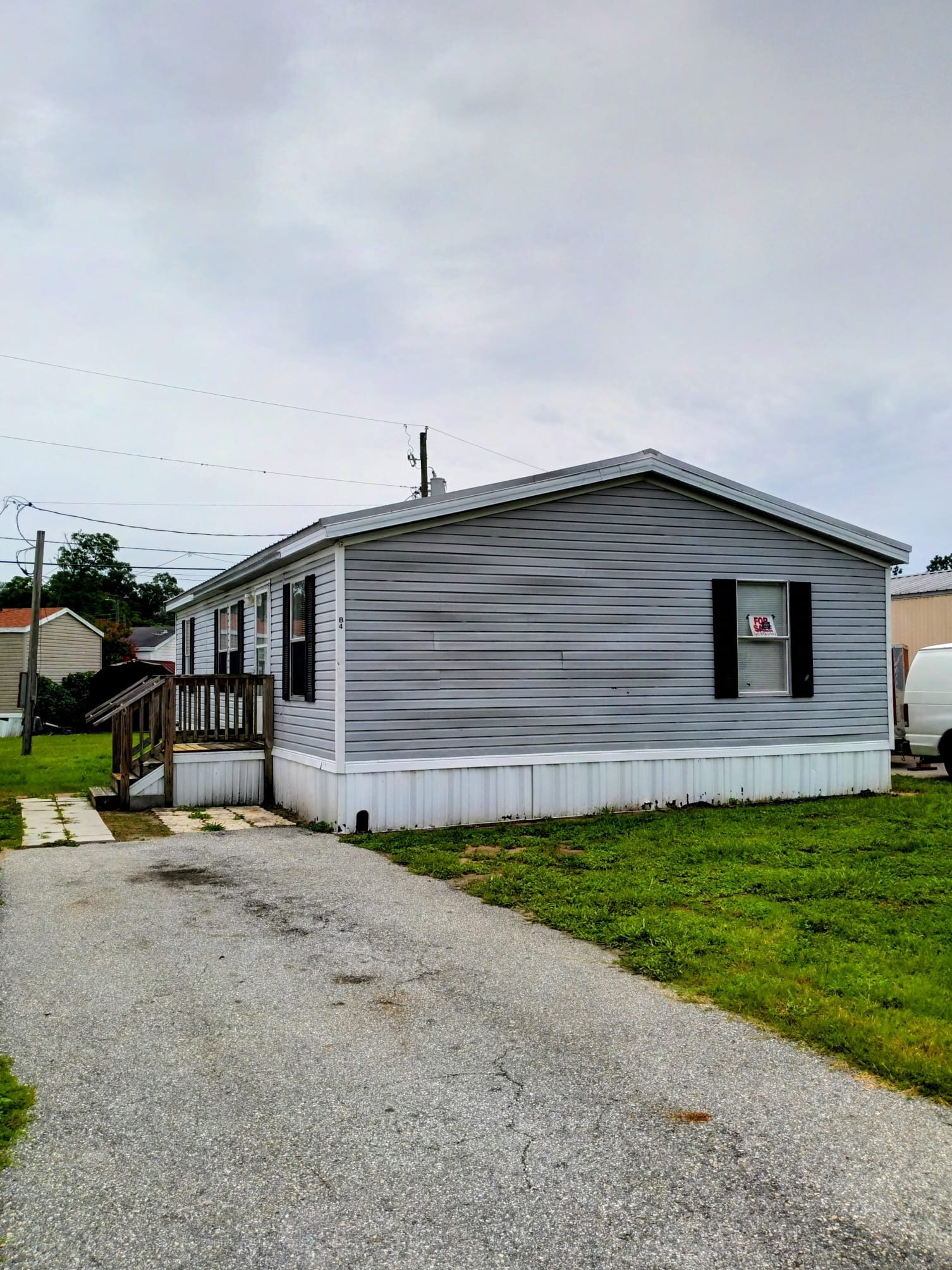 Building Photo - 9901 E Fowler Ave