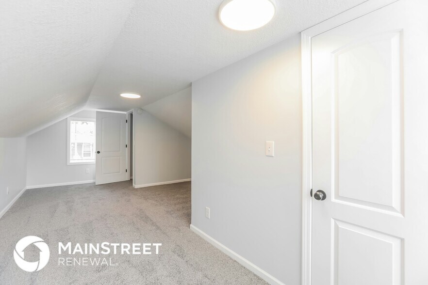 Building Photo - 1411 Randall Rd